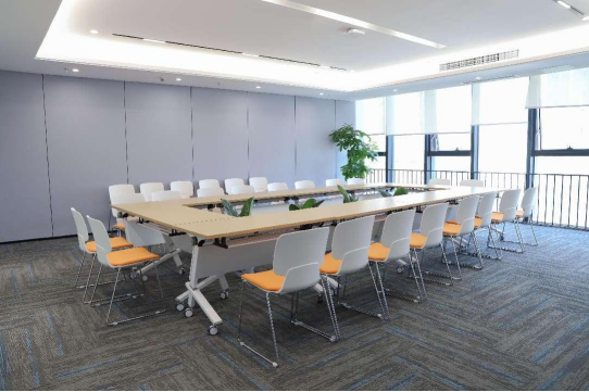 猎芯网规范整洁的办公环境